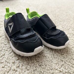 Reebok toddler size 7.5